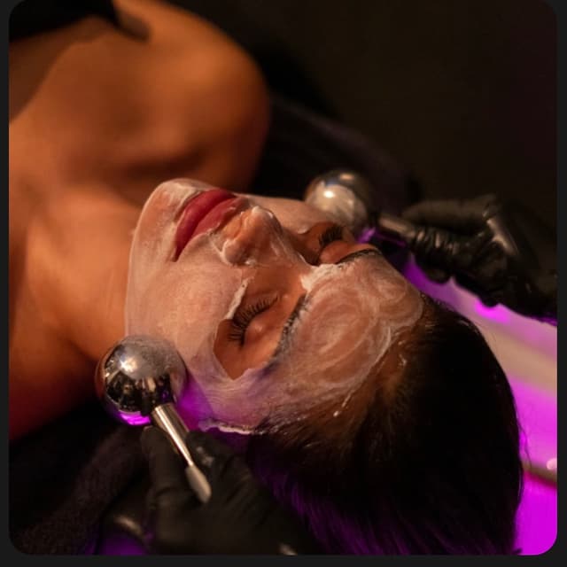 Platinum Scalp Spa + Mini Facial